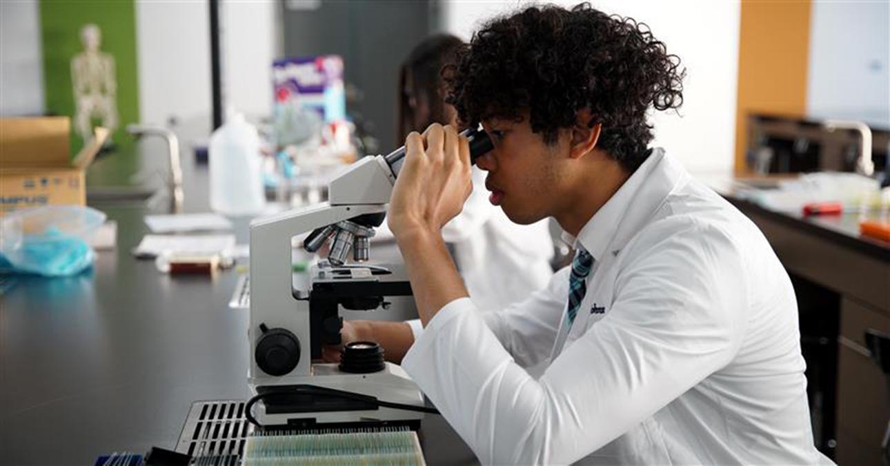 auracademy scholarship BioLab